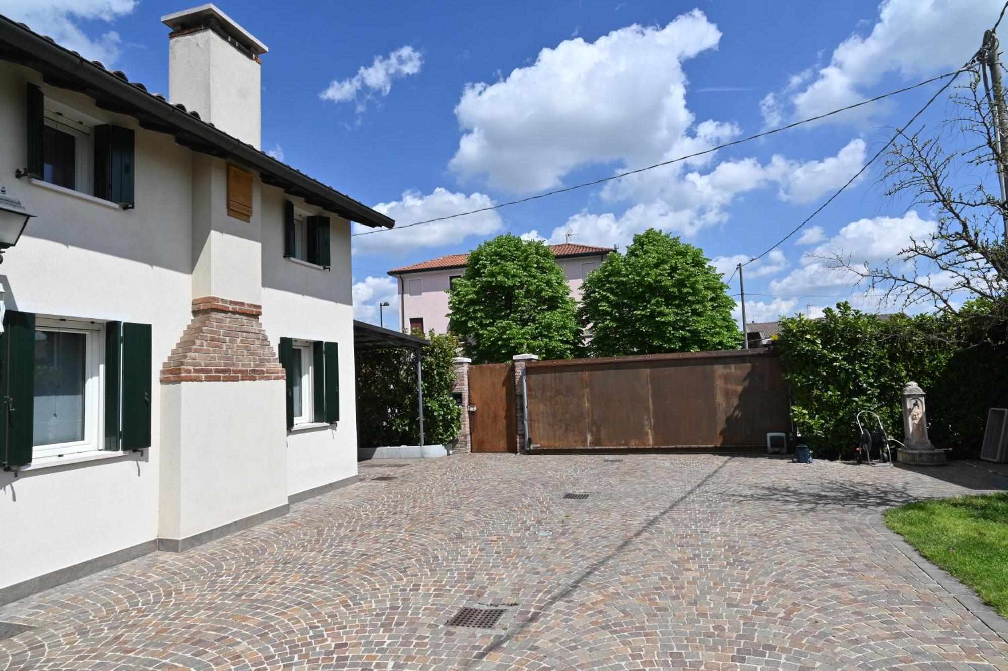 Ca Centosa Artistic House Villa Storica Ristrutturata Con Patio E Giardino Cittadella Luaran gambar