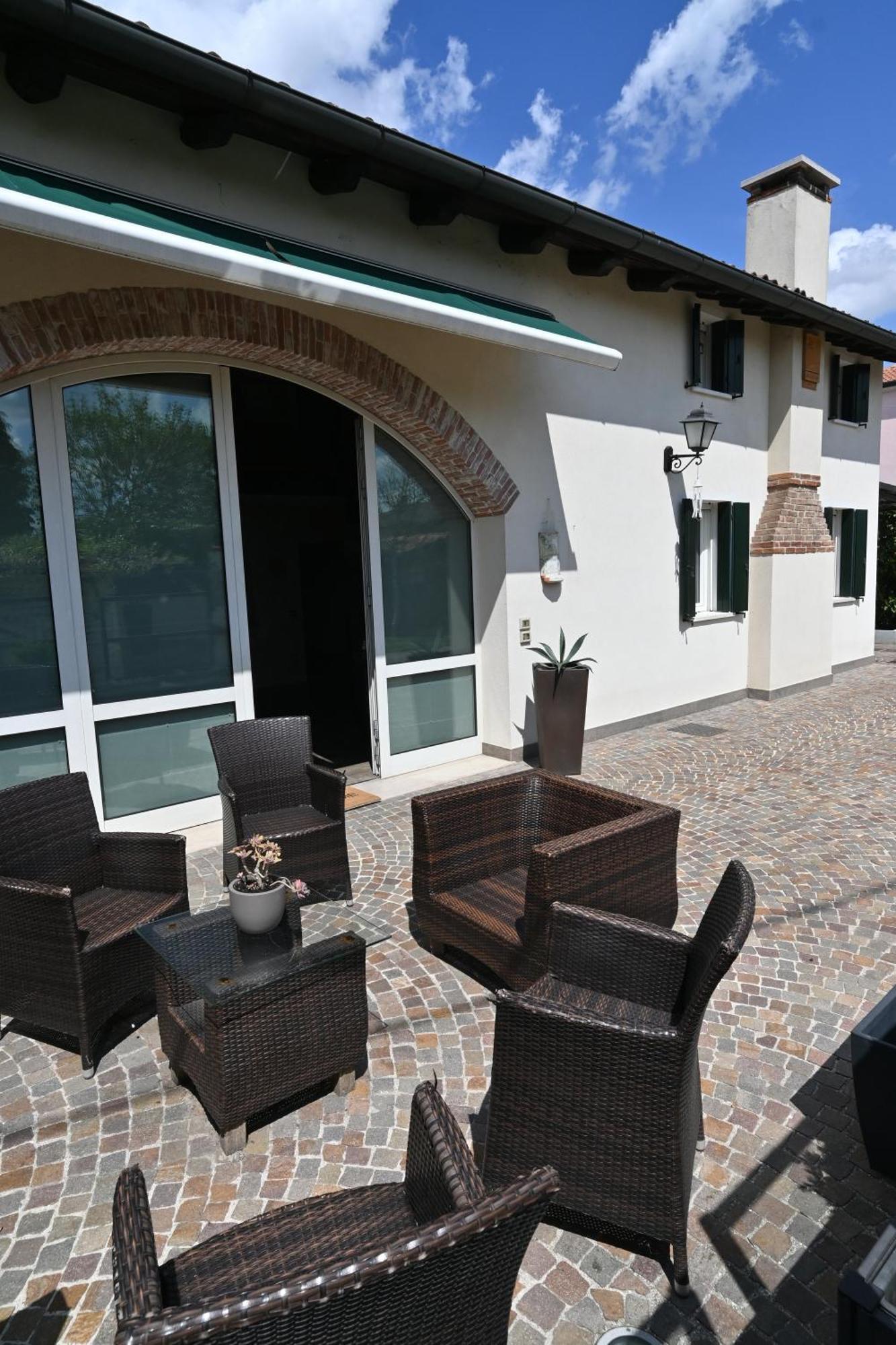 Ca Centosa Artistic House Villa Storica Ristrutturata Con Patio E Giardino Cittadella Luaran gambar